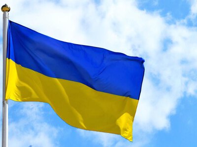 Над Чорним морем замайорів величезний державний стяг. ФОТО