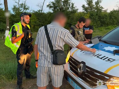 Двічі пред’явив підроблене посвідчення прокуратури – від поліції не «відмазався», а сісти може на 5 років