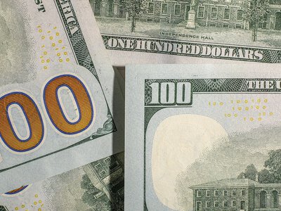 Долар на міжбанку опустився до місячного мінімуму без втручання НБУ
