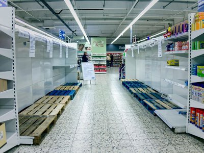 Товари зникають із полиць: що найчастіше купують українці після обстрілів великих бізнесів