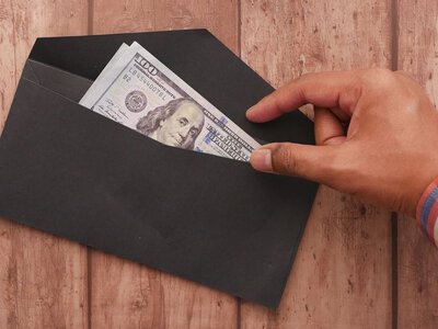НБУ встановив новий офіційний курс долара та євро на 27 серпня