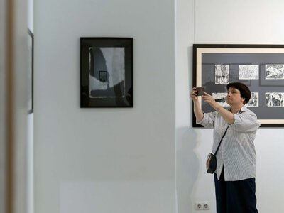 У Києві триває виставка графіки Василя Шандра «Наші пейзажі»: що можна побачити