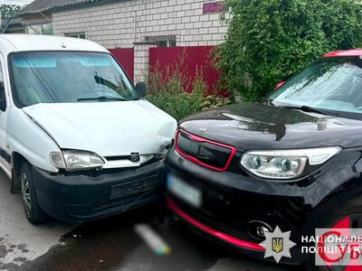 У Звягелі після зіткнення Kia Soul і Peugeot Partner травмувалася жінка
