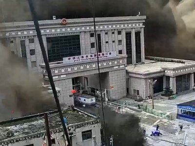 Розмиті цілі села і майже 400 зниклих безвісти: потужна повінь накрила Непал