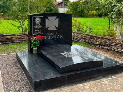 З Люксембургу на Львівщину привезли надгробну плиту голови ОУН Андрія Мельника