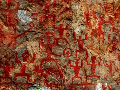 Цей малюнок не зблід за 2000 років: науковці підозрюють, що секрет фарби – кров