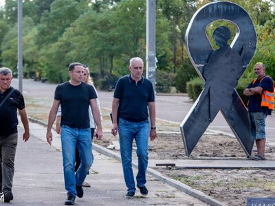 Силует воїна та мапа України: у Кам’янському облаштовують особливе місце для родин військових