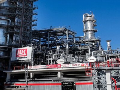 Один із найбільших НПЗ Росії зупинив переробку після атаки дронів
