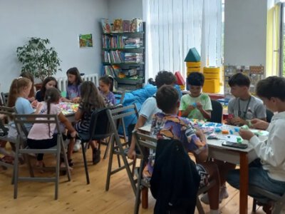 Не лише книжки: у Моршинській бібліотеці влаштували творчу майстерню