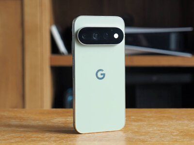 Google Pixel 11 Pro XL перевірили на міцність: смартфон витримав вогонь і спробу зігнути корпус