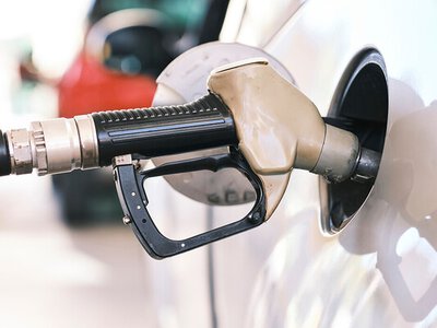 Дефіцит бензину повернувся: росіяни знову скаржаться на порожні АЗС