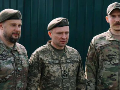 Білецький і Прокопенко стали командувачами двох оновлених угруповань на Донеччині – Зеленський