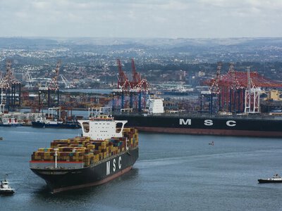 Найбільший контейнерний перевізник MSC призупинив рейси до Новоросійська