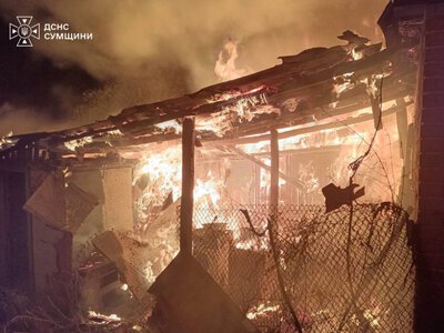 Рятувальники Сумщини показали як ліквідовували наслідки масованої ворожої атаки, через яку загинула людина + Фото