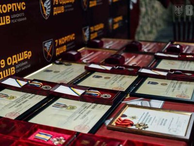 Зеленський відзначив високими нагородами буковинських штурмовиків