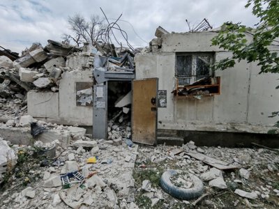 В окупованому Сіверськодонецьку знесли чергову багатоповерхівку (ФОТО)