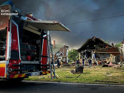 Нічна атака на Київщину: пожежі на 9 локаціях та пошкоджені будинки у 4 районах