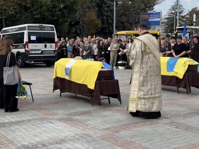 У Рівному провели в останню земну дорогу Захисників України – Сергія Примака та Дмитра Вакуліна
