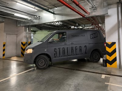 «Від роботів і полонених до повного салону квітів»: військові розповіли, що перевозять фронтовими бусами
