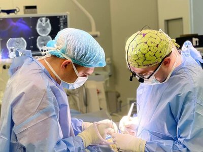 У Британії ШІ вперше допоміг хірургам видалити пухлину мозку