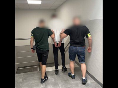Пасажир таксі у Польщі вдарив білоруса пляшкою через його акцент