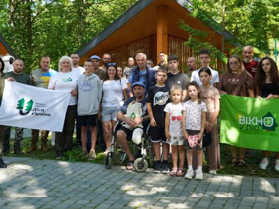 У Закарпатті ветеранам і родинам військових організували день відпочинку в лісі