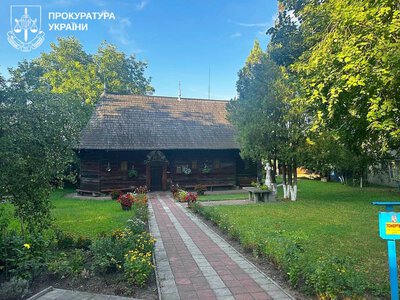 Прокуратура через суд вимагає оформити право державної власності на найстарішу церкву Чернівців