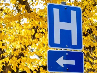 Одна літера, а значення різні: що насправді означає знак «H» на дорозі