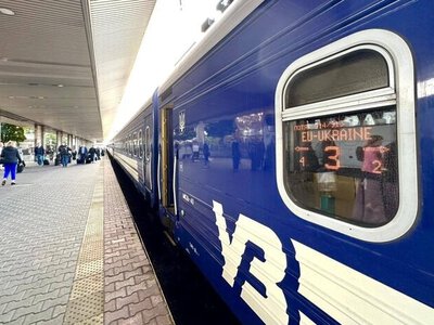 “Укрзалізниця” запровадила 100% компенсацію за зірвані через затримки поїздки