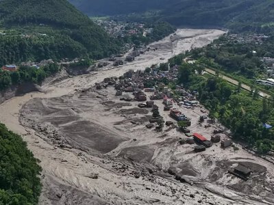 Кількість зниклих безвісти українців у Непалі через повінь зросла до 56