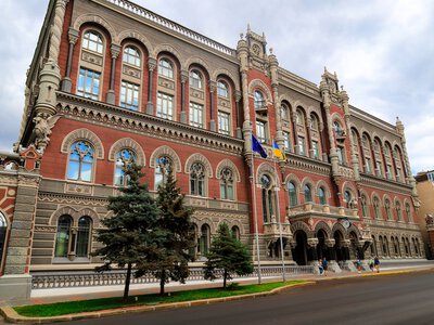 Фінкомпанії заробили рекордні 8 млрд грн, а кредитні спілки повернулися до зростання