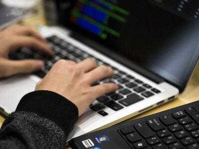 Хакери Aur0ra використали Cursor від SpaceX для атак на компанії