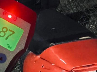 У Сарнах затримали п’яного 17-річного мопедиста, який ледь не протаранив припарковане авто
