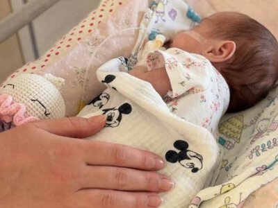 Виходили дівчинку, яка народилася з вагою 900 грамів