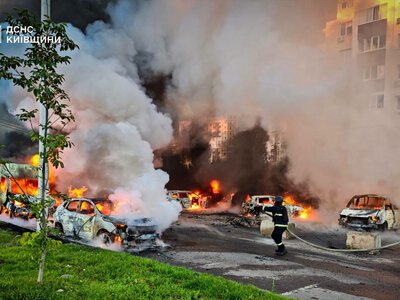 За два дні російської атаки на Київщині пошкоджені 17 складів і 19 будинків