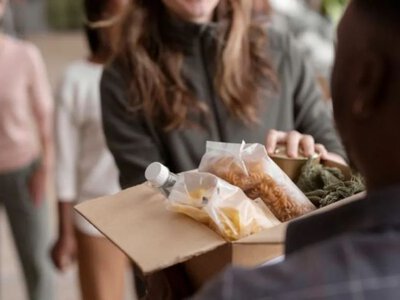  Родини з прифронтових районів можуть отримати продуктові набори від World Central Kitchen у Краматорську 