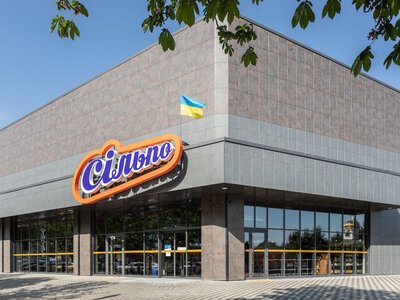  Fozzy Group заморозила зарплатний перегляд і премії після руйнівних ударів Росії по складах 