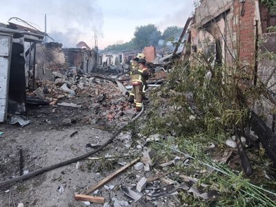 Російська армія завдала удару по Сумах: пошкоджено склади, є поранені