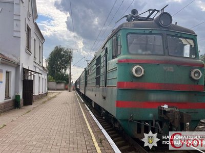 На залізничній станції в Житомирській області вантажний потяг смертельно травмував чоловіка