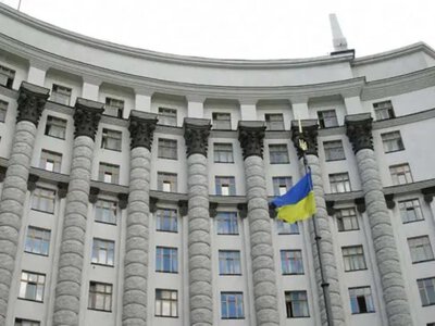 Кабмін подовжив строк легального проживання іноземців і апатридів-захисників України