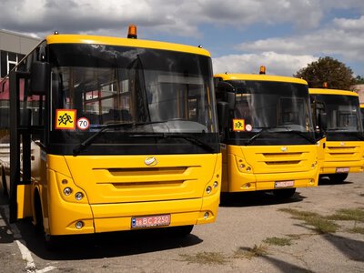 Три громади Полтавщини поповнили автопарк шкільними автобусами з безбар’єрним обладнанням