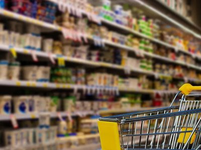 АТБ вводить ліміти, а Сільпо — ні: що відбувається з продажем продуктів в Україні