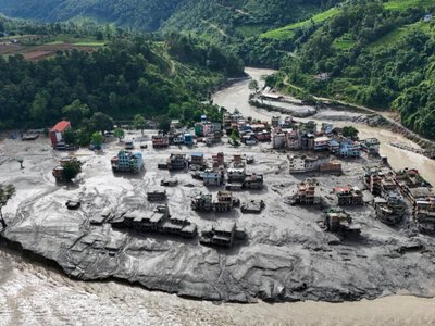 У Непалі зросла кількість зниклих безвісти українців через повінь