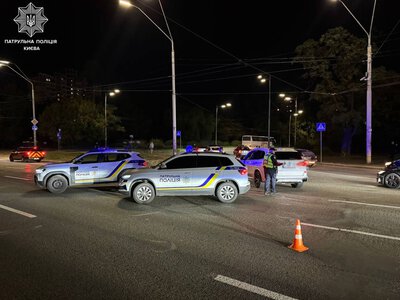 У звʼязку із обстановкою на трасі Київ-Чоп (М-06) частково обмежується рух усіх транспортних засобів в напрямку міста Житомира