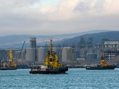У Ростовській області рф оголосили режим надзвичайної ситуації через зупинку портів після атак...