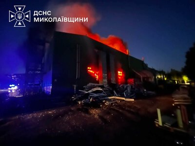 Рятувальники показали ліквідацію наслідків російських атак на Миколаїв та область (ФОТО)
