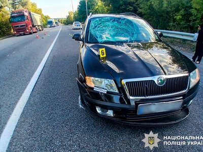 Хотів переїхати дорогу: на Рівненщині під колеса авто потрапив 9-річний хлопчик