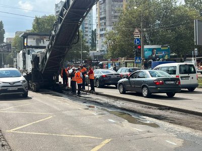 На проспекті Князя Володимира Великого триває ремонт дороги