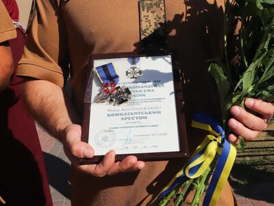 У Вараській громаді вшанували полеглих Захисників та передали нагороди їхнім родинам