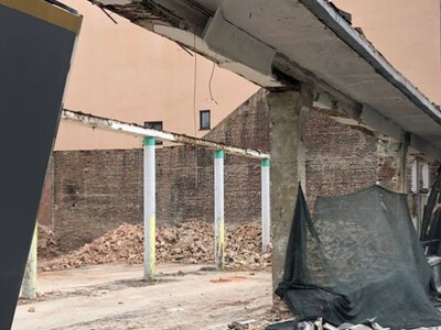 У Чернівцях знесли «Берізку» та збили декоративне панно з гуцульськими постатями